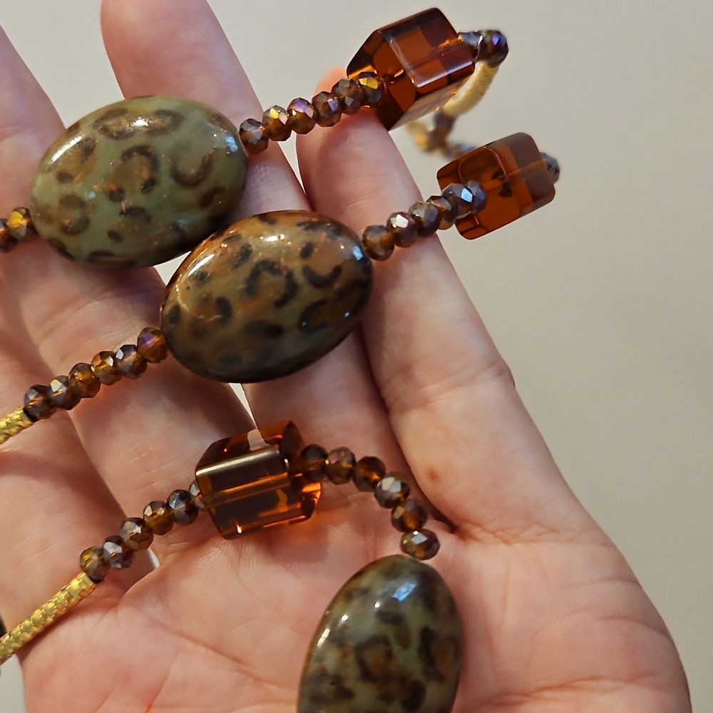 A lot of 4 Pieces Brown topaz Crystal faux gemstone Set And a Link Bracelet - Picture 8 of 11